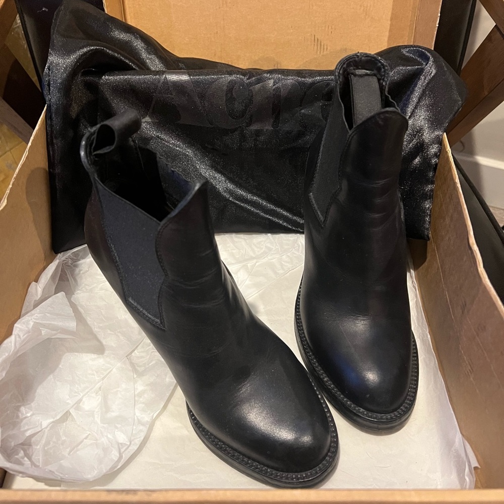 Acne Leather Chelsea Ankle Boot (Star) EU size 37